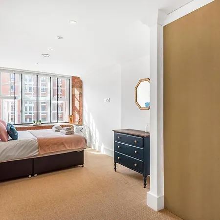 Chic One Bed Apartment- Living In Converted Cocoa Warehouse Parking * York