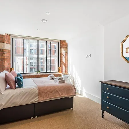 Chic One Bed Apartment- Living In Converted Cocoa Warehouse Parking York