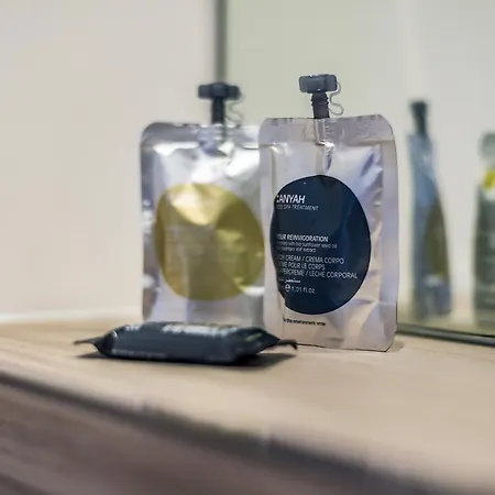 Apartment Chic One Bed Apartment- Living In Converted Cocoa Warehouse Parking