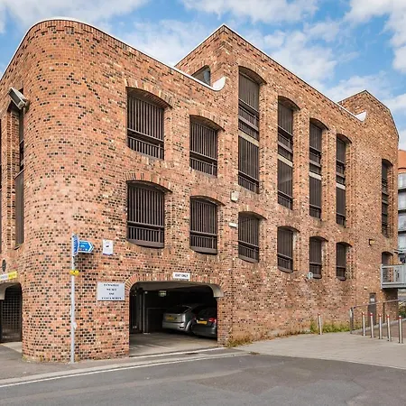 Apartamento Chic One Bed Apartment- Living In Converted Cocoa Warehouse Parking